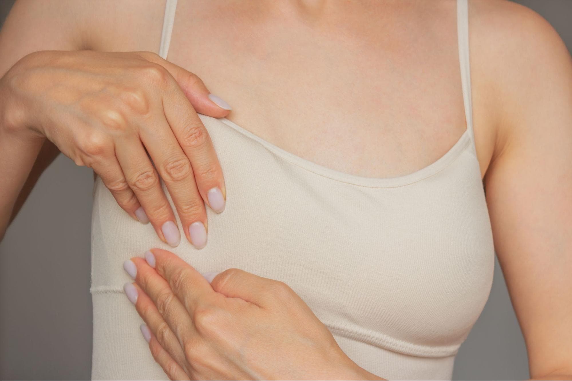 หน้าอกหย่อนคล้อย